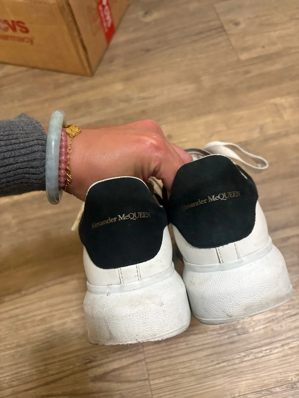Alexander McQueen used ok